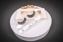 Load image into Gallery viewer, Pearl Lashes
